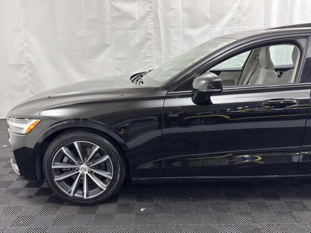 2022 Volvo S60 B5 Momentum
