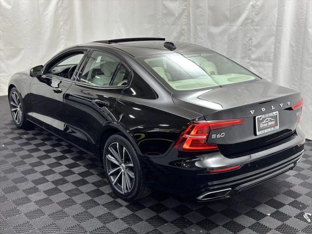 2022 Volvo S60 B5 Momentum