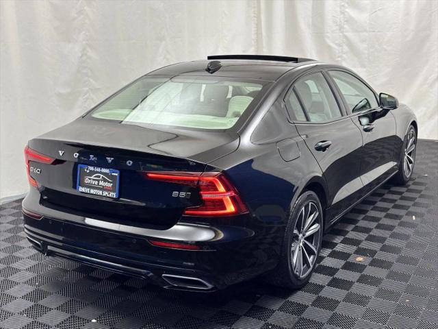2022 Volvo S60 B5 Momentum