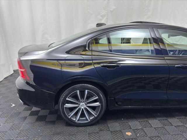 2022 Volvo S60 B5 Momentum