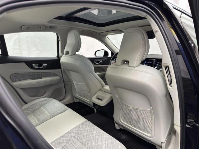2022 Volvo S60 B5 Momentum