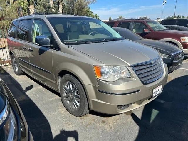 2008 Chrysler Town & Country Limited