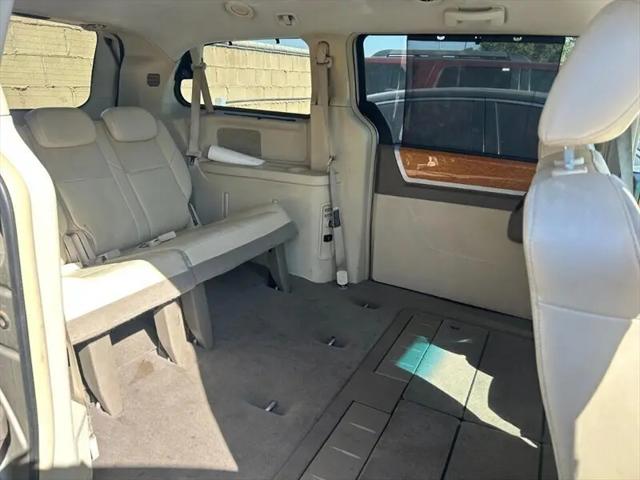 2008 Chrysler Town & Country Limited