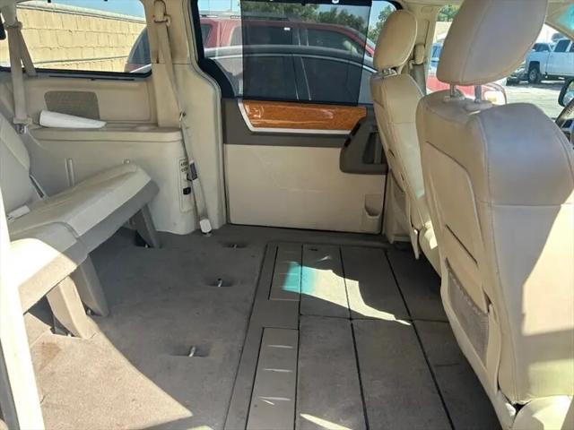 2008 Chrysler Town & Country Limited