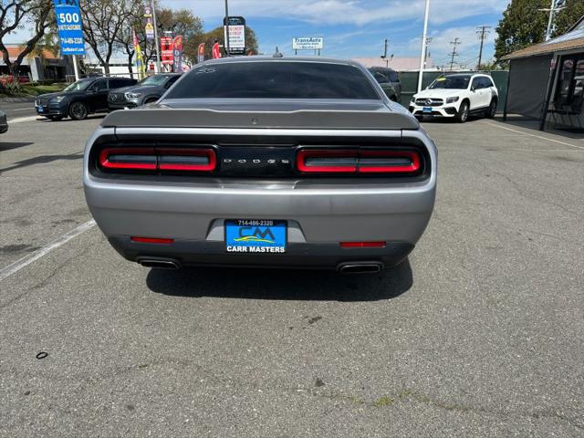 2015 Dodge Challenger SXT