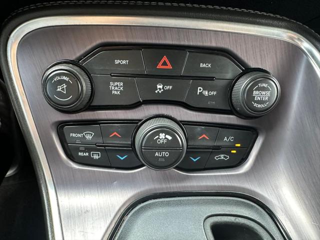 2015 Dodge Challenger SXT