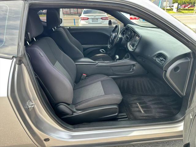 2015 Dodge Challenger SXT