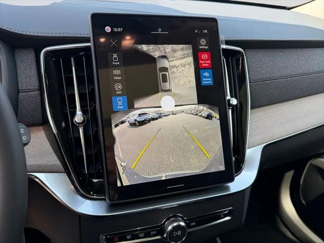 2026 Volvo XC90 Plug-In Hybrid Plus, T8 AWD, Electric/Gasoline, Bright, 7 Seats