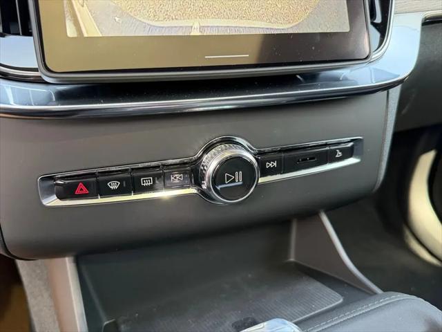 2026 Volvo XC90 Plug-In Hybrid Plus, T8 AWD, Electric/Gasoline, Bright, 7 Seats