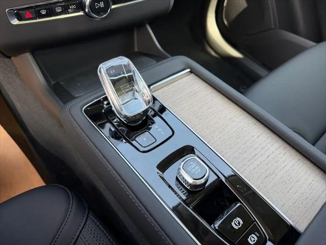 2026 Volvo XC90 Plug-In Hybrid Plus, T8 AWD, Electric/Gasoline, Bright, 7 Seats