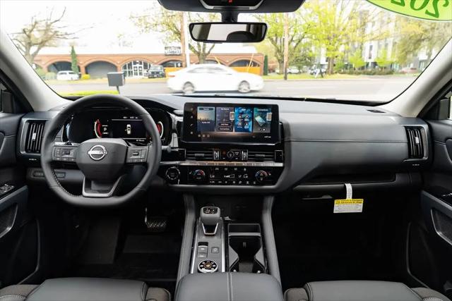 2026 Nissan Pathfinder SL