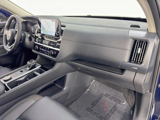 2025 Nissan Pathfinder SL 4WD