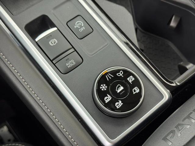 2025 Nissan Pathfinder SL 4WD