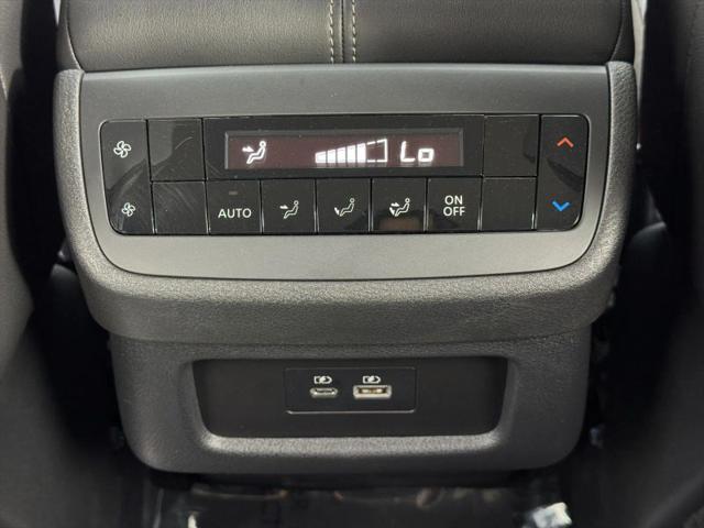 2025 Nissan Pathfinder SL 4WD