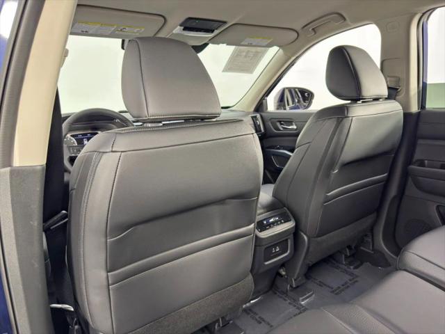2025 Nissan Pathfinder SL 4WD