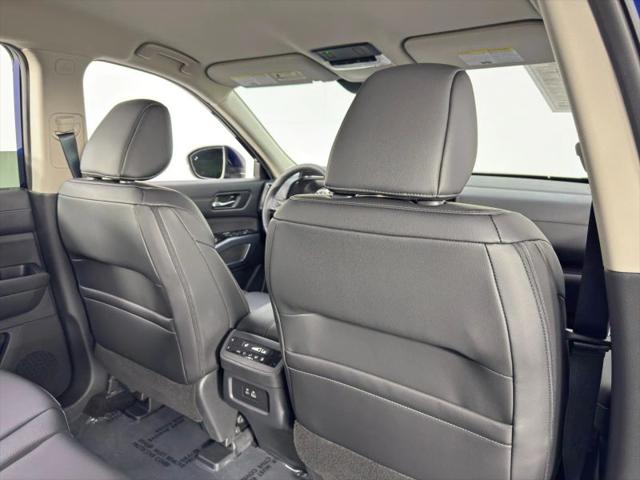 2025 Nissan Pathfinder SL 4WD