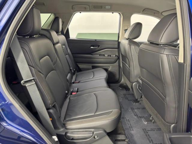 2025 Nissan Pathfinder SL 4WD