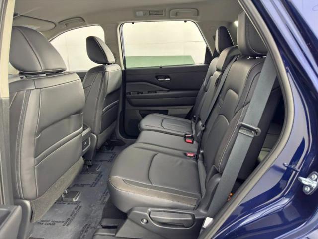 2025 Nissan Pathfinder SL 4WD