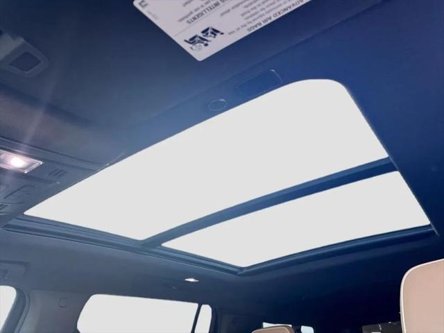 2024 Chevrolet Suburban 4WD Premier