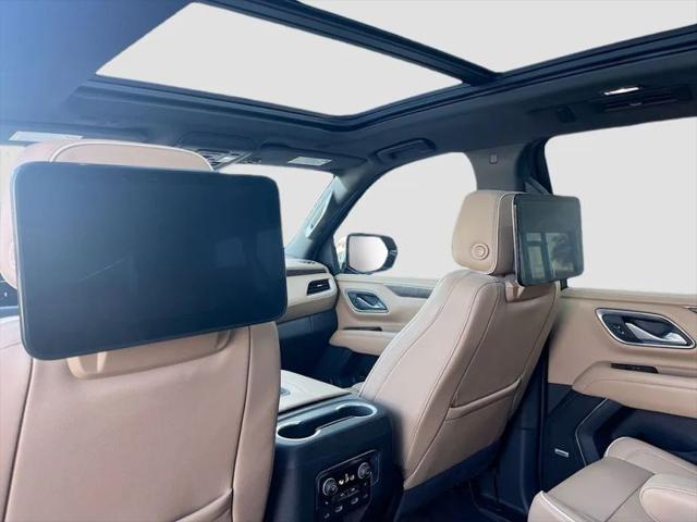 2024 Chevrolet Suburban 4WD Premier