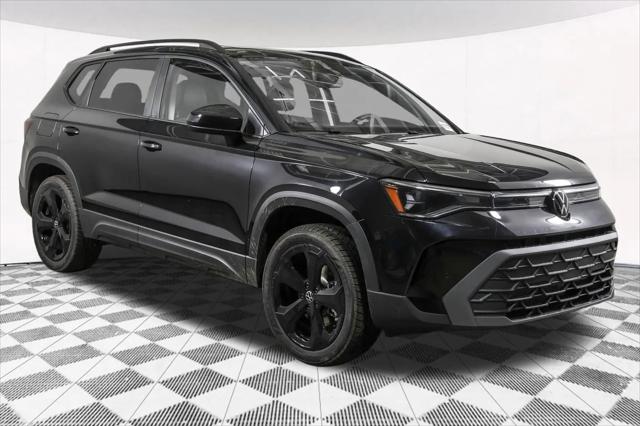 2026 Volkswagen Taos SE Black