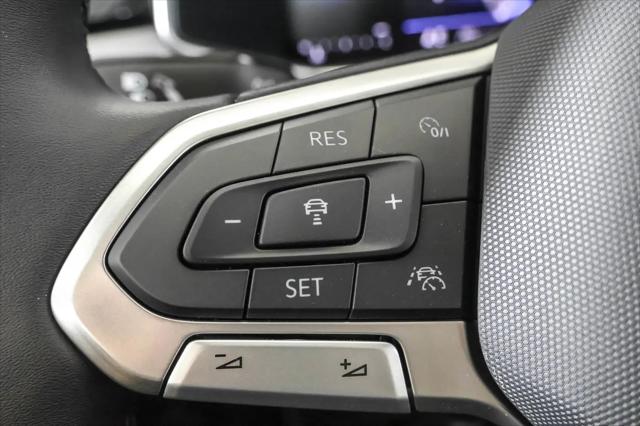2026 Volkswagen Taos SE Black