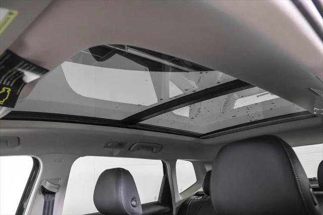 2026 Volkswagen Taos SE Black