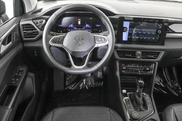 2026 Volkswagen Taos SE Black