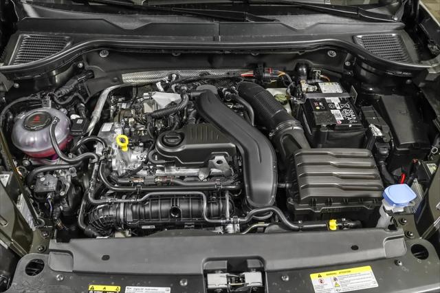 2026 Volkswagen Taos SE Black