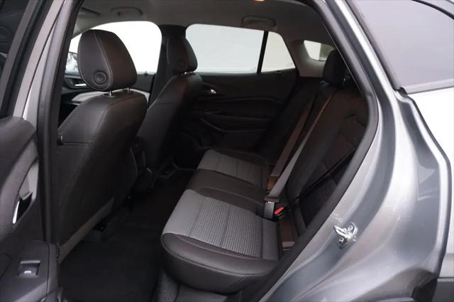 2025 Chevrolet Trax FWD LT