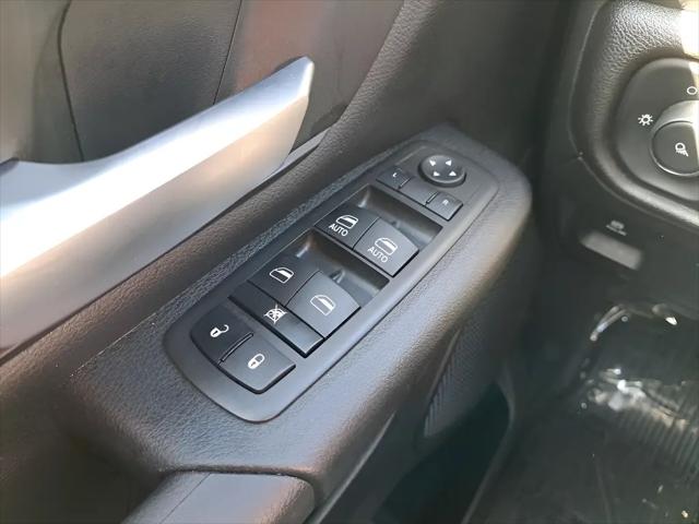 2022 Ram 1500 Tradesman Crew Cab 4x4 6'4" Box