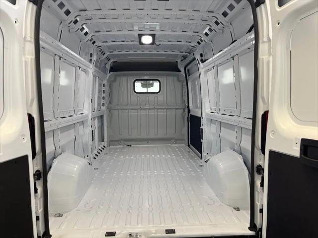 2026 Ram ProMaster Cargo Van Tradesman Low Roof 136 WB w/Pass Seat