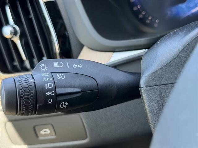 2026 Volvo XC60 B5 Core