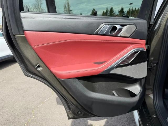 2022 BMW X6 M50i