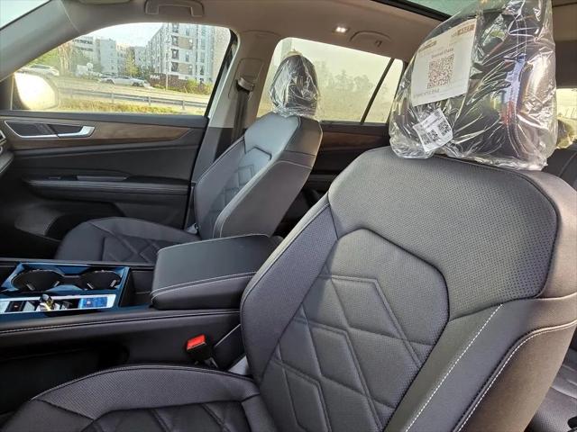2026 Volkswagen Atlas SE with Technology