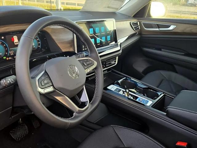 2026 Volkswagen Atlas SE with Technology