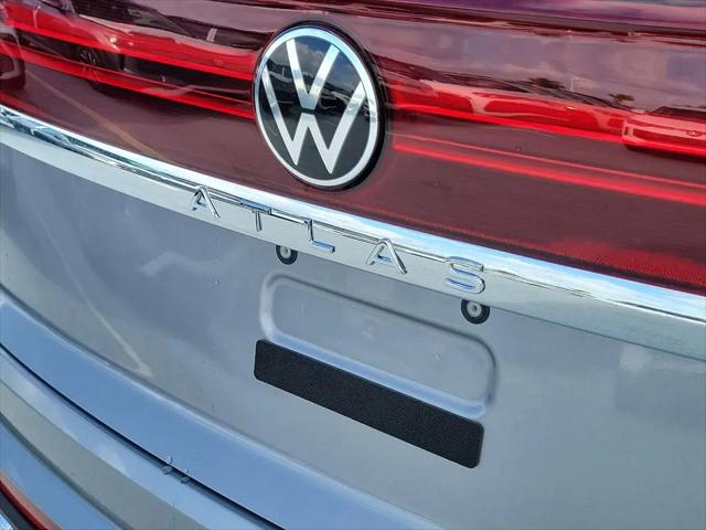 2026 Volkswagen Atlas Cross Sport SE with Technology