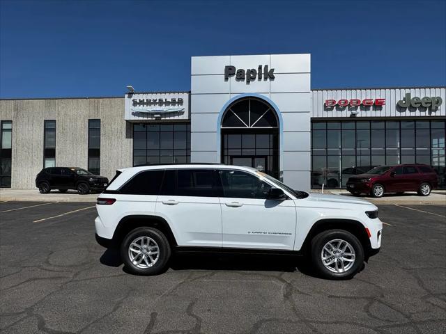 2026 Jeep Grand Cherokee Altitude 4x4 for sale in Luverne, MN