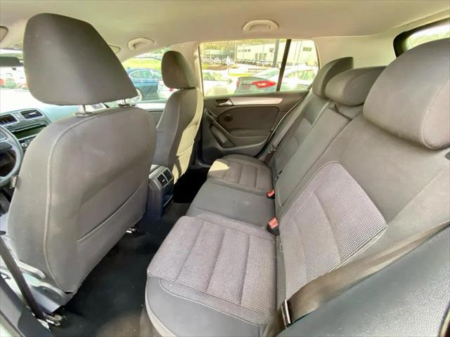 2013 Volkswagen Golf 2.5L 4-Door