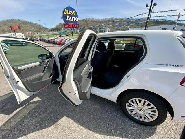 2013 Volkswagen Golf 2.5L 4-Door