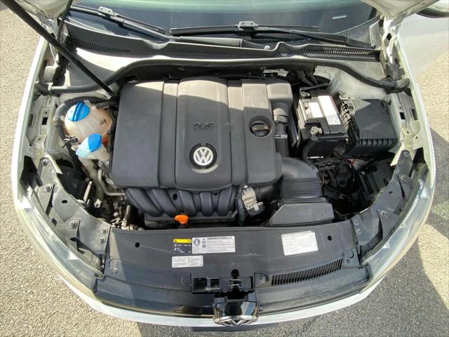 2013 Volkswagen Golf 2.5L 4-Door