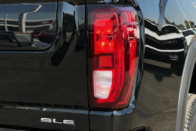 2026 GMC Sierra 2500HD Crew Cab, Standard Bed, SLE, 4WD