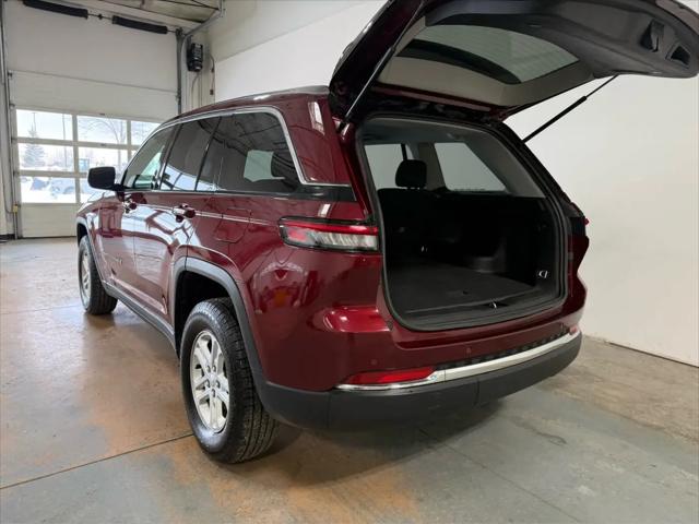 2024 Jeep Grand Cherokee Laredo 4x4