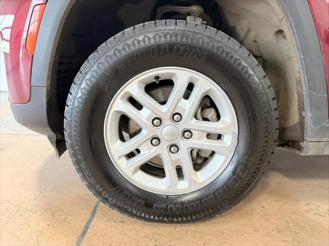 2024 Jeep Grand Cherokee Laredo 4x4