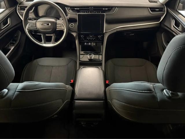 2024 Jeep Grand Cherokee Laredo 4x4