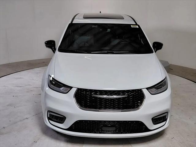 2026 Chrysler Pacifica Select AWD