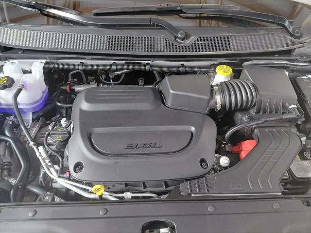 2026 Chrysler Pacifica Select AWD