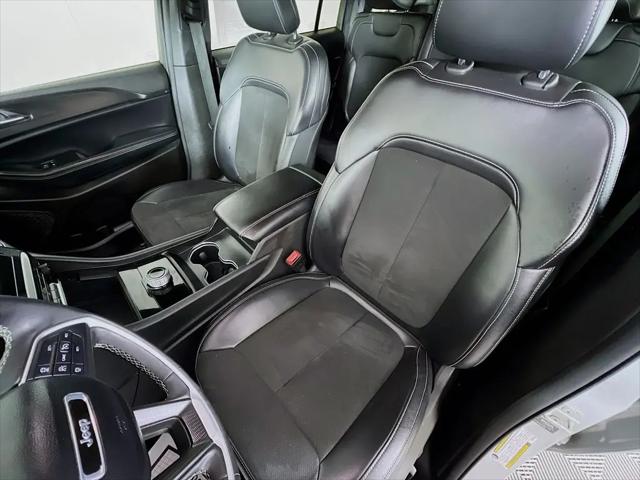 2024 Jeep Grand Cherokee L Altitude 4x4