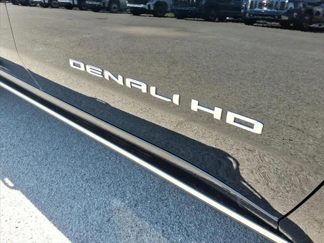 2026 GMC Sierra 2500HD Crew Cab, Standard Bed, Denali Ultimate, 4WD
