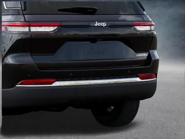 2026 Jeep Grand Cherokee Altitude 4x2
